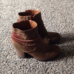 Faded glory boots